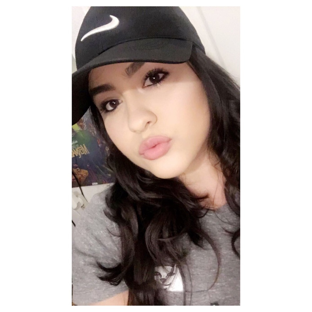 Meet your Posher, Adriana